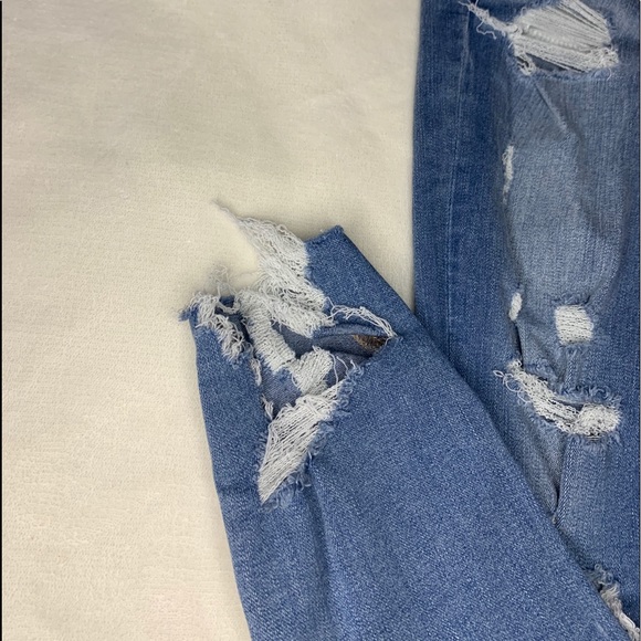 High-Rise Ripped Jeans - Picture 3 of 6